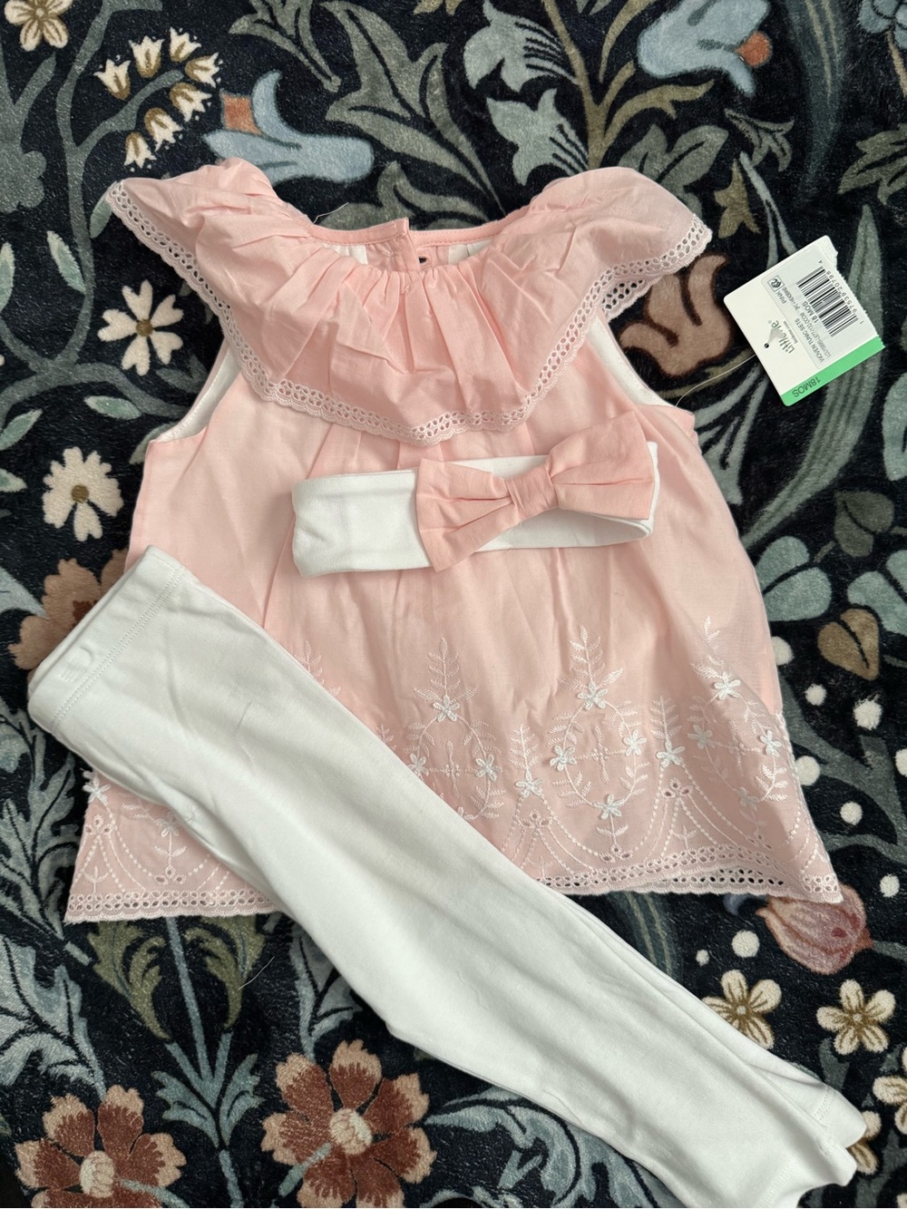 BABY GIRL BUNDLE ! - Picture 2 of 6